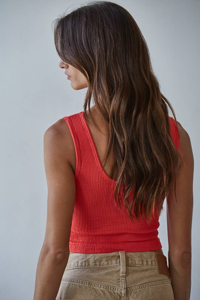 Seamless Sleeveless UV Neck Reversible Tank Top