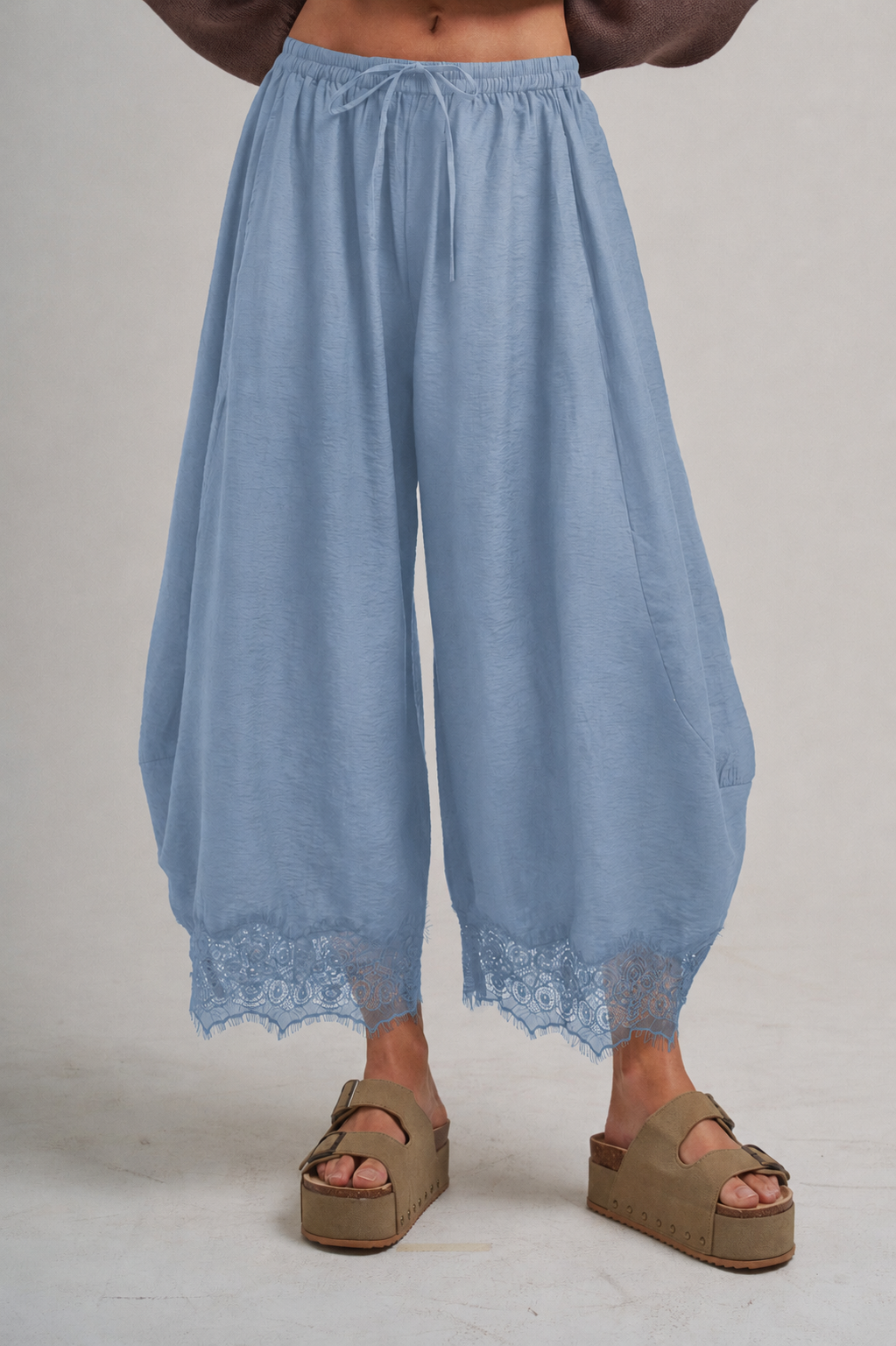LIGHTWEIGHT FLOWY WIDE BALLOON LEG PANTS WITH DELICATE LACE