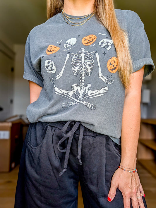 Skelton Halloween Vintage Graphic Oversized Tee
